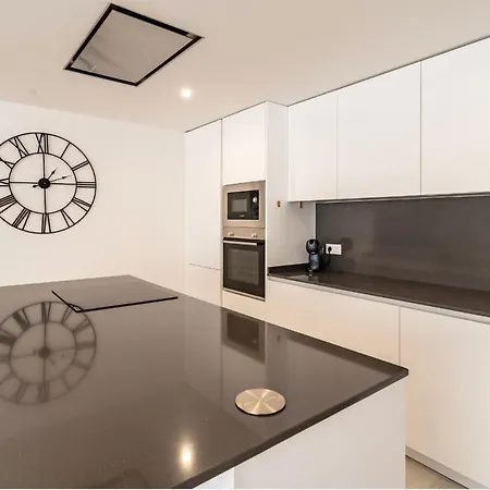 Contemporary 3-bedroom In Oasis 325 Appartamento *