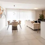 Contemporary 3-bedroom In Oasis 325 Apartment Estepona