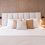 Contemporary 3-bedroom In Oasis 325 *