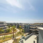 Contemporary 3-bedroom In Oasis 325 Estepona