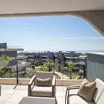 Apartment Contemporary 3-bedroom In Oasis 325 *
