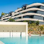 Apartment Contemporary 3-bedroom In Oasis 325 Estepona