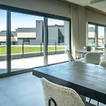 Contemporary 3-bedroom In Oasis 325 Estepona