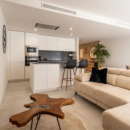 Contemporary 3-bedroom In Oasis 325 *