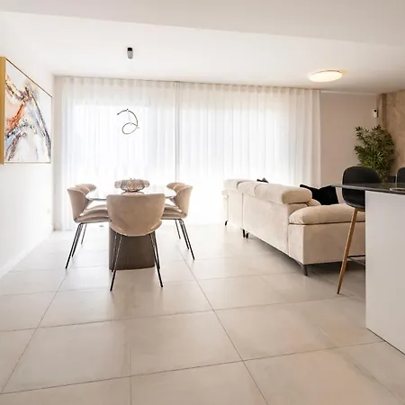 Contemporary 3-bedroom In Oasis 325 Apartman Estepona
