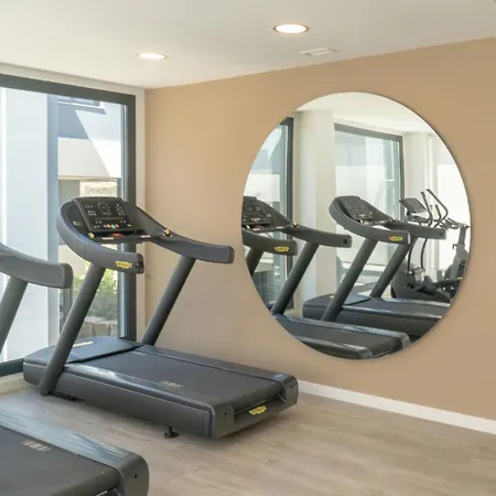 Contemporary 3-bedroom In Oasis 325 Apartman *