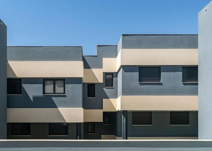 Contemporary 3-bedroom In Oasis 325 * Estepona