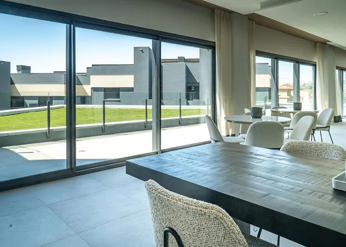 Contemporary 3-bedroom In Oasis 325 Estepona