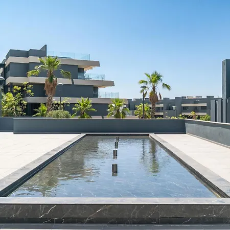 Contemporary 3-bedroom In Oasis 325 * 埃斯特波纳