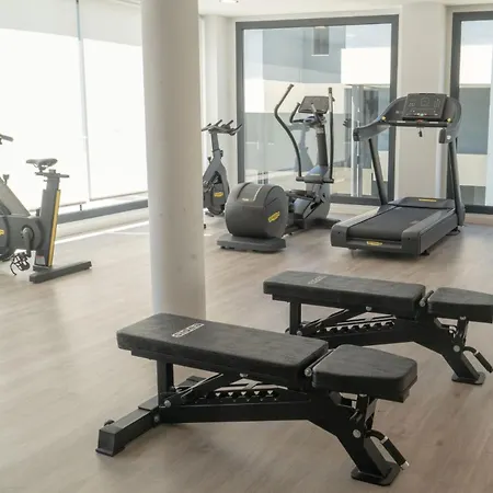 Contemporary 3-bedroom In Oasis 325 埃斯特波纳