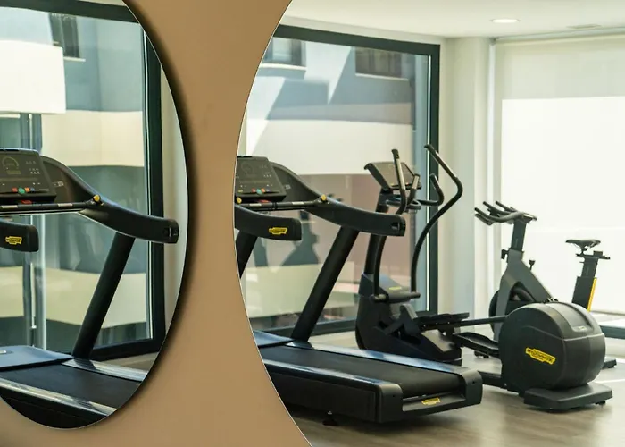 Apartment Contemporary 3-bedroom In Oasis 325 Estepona