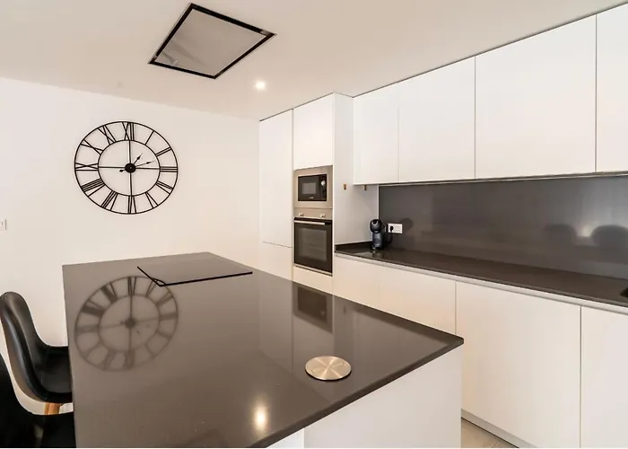 Contemporary 3-bedroom In Oasis 325 Apartamento *